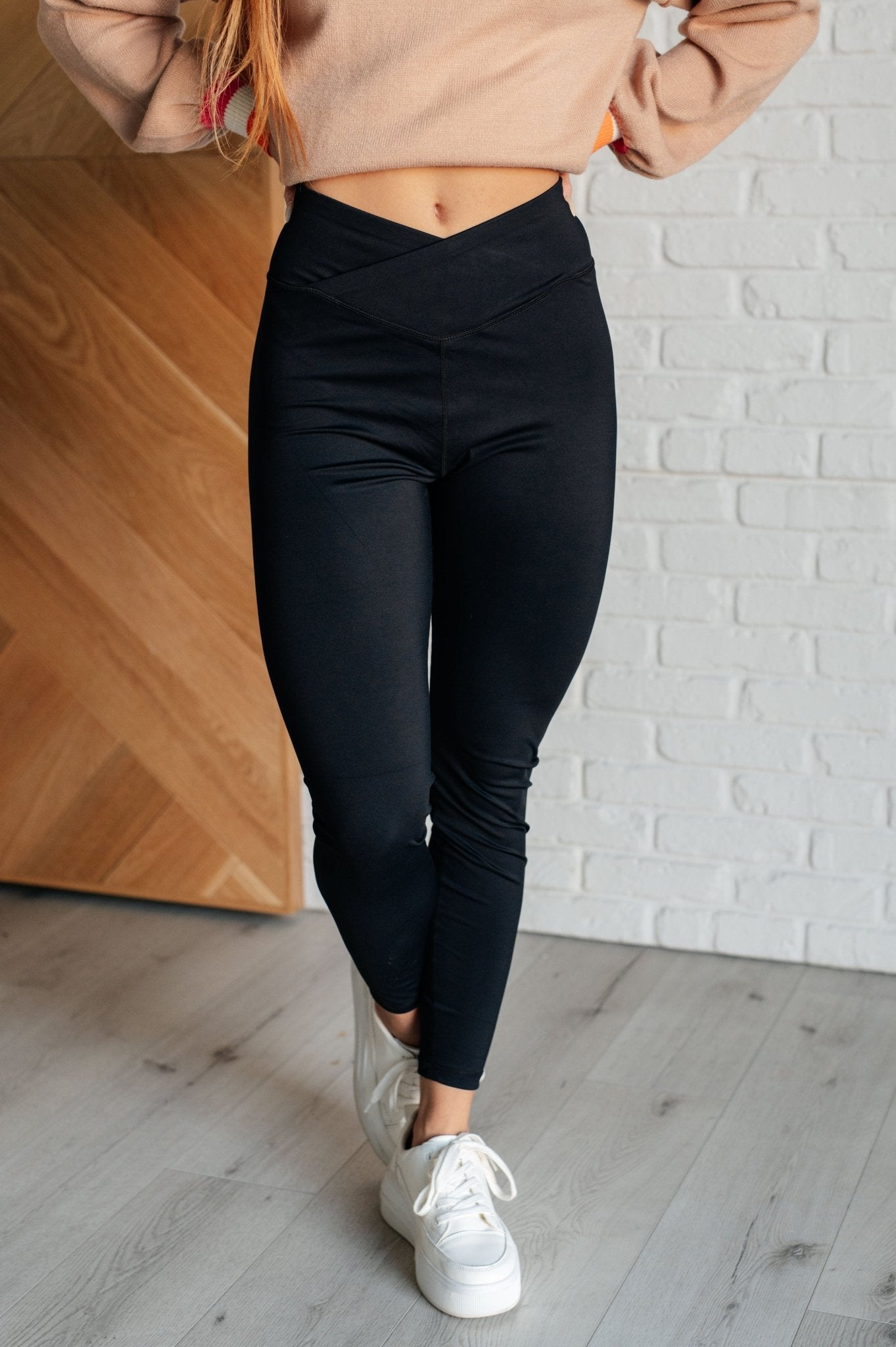 Do The Most V Front Leggings - Loving God