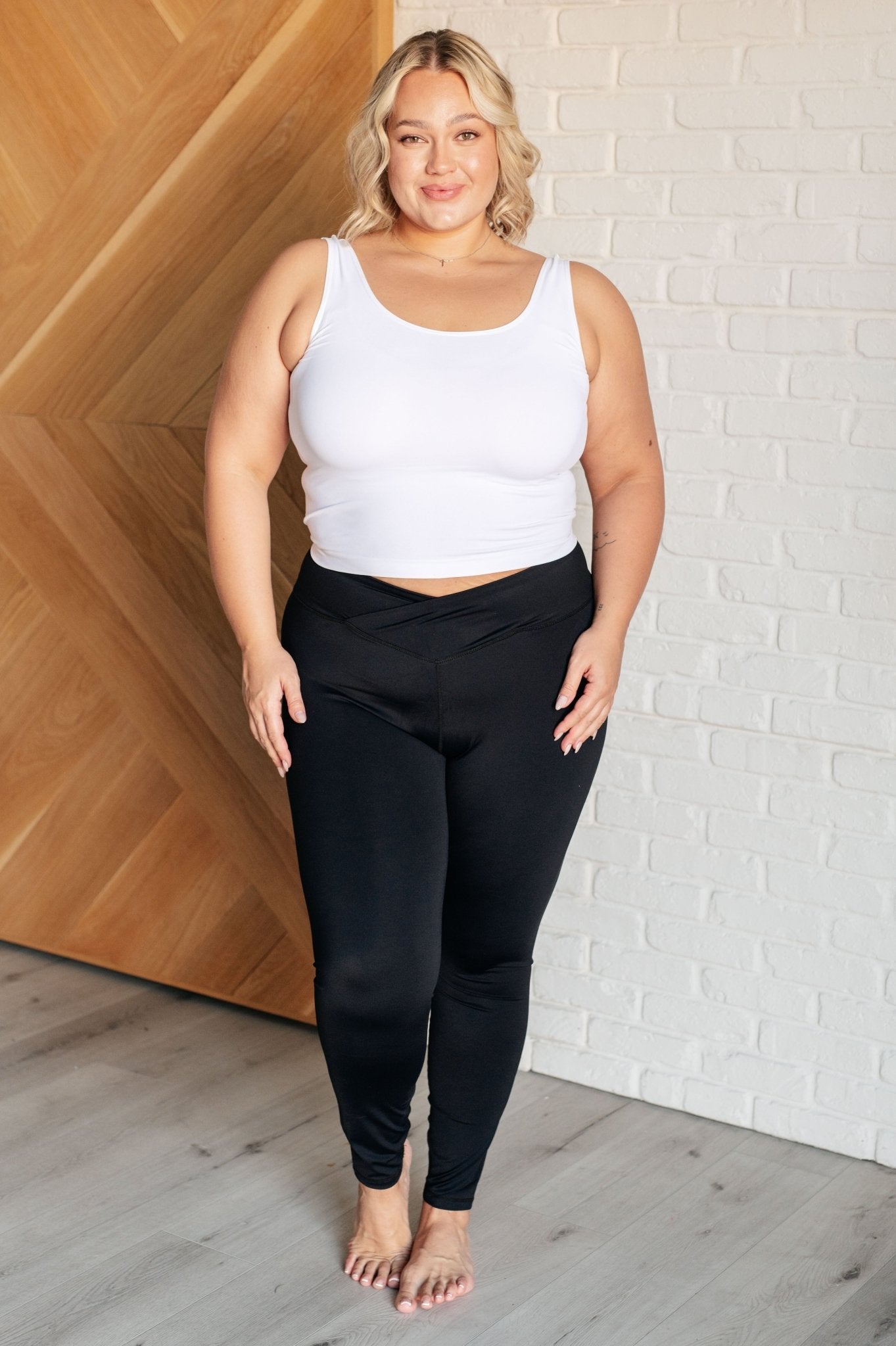 Do The Most V Front Leggings - Loving God