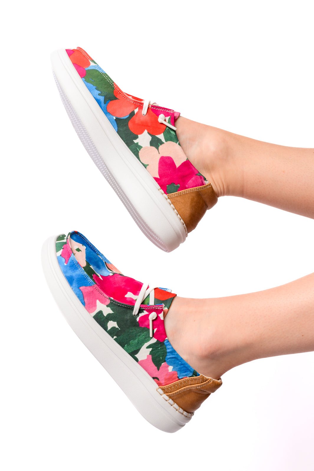 Kayak 2 Shoes in Floral - Loving God