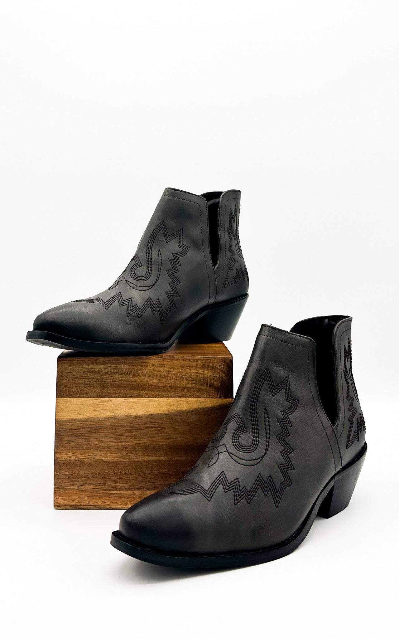 Kickin' Booties in Black - Loving God