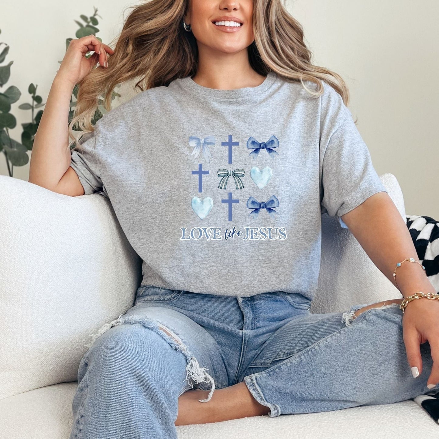 Love Like Jesus Graphic Tee - Loving God