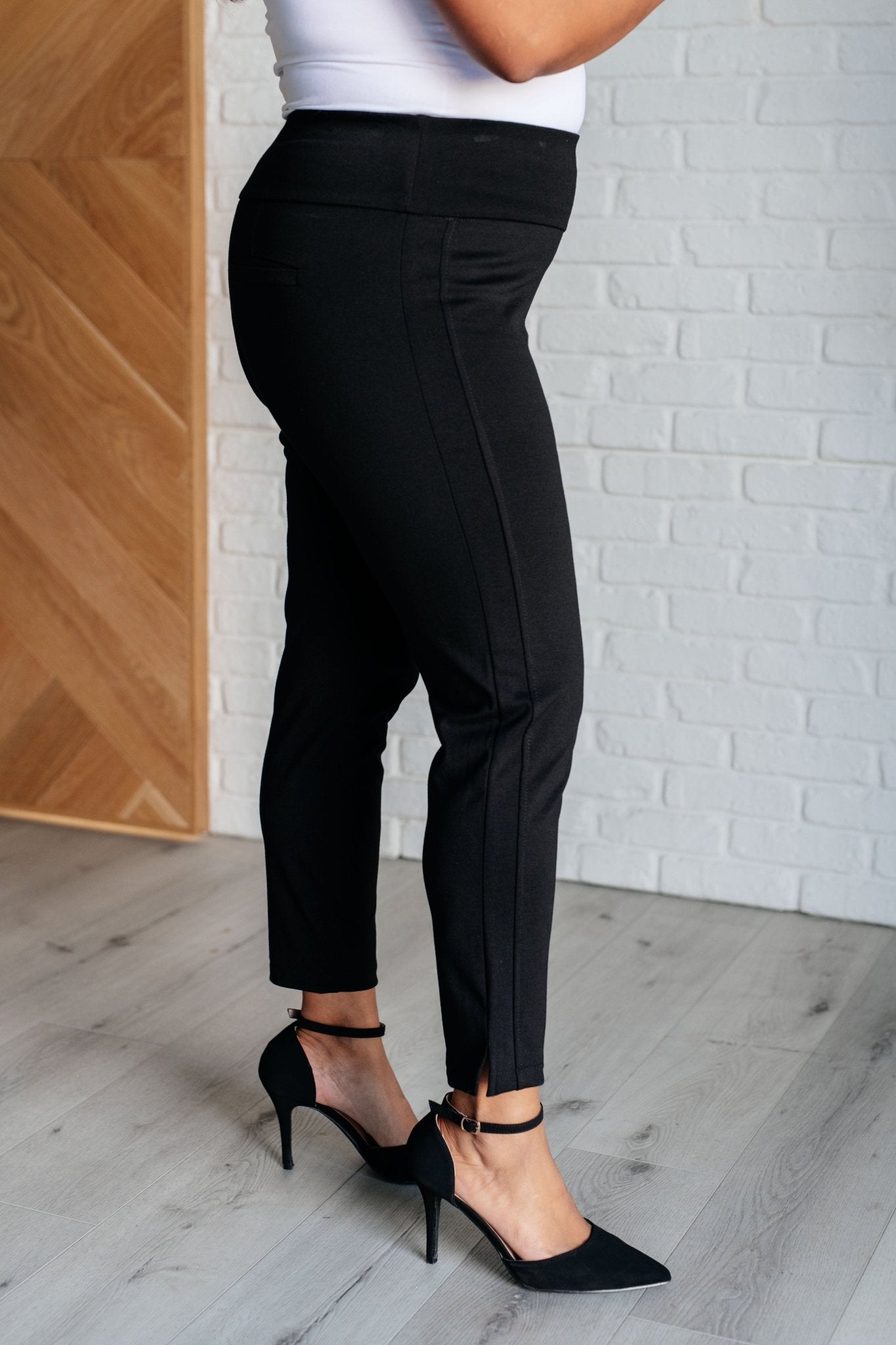 Magic Ankle Crop Skinny Pants in Black - Loving God