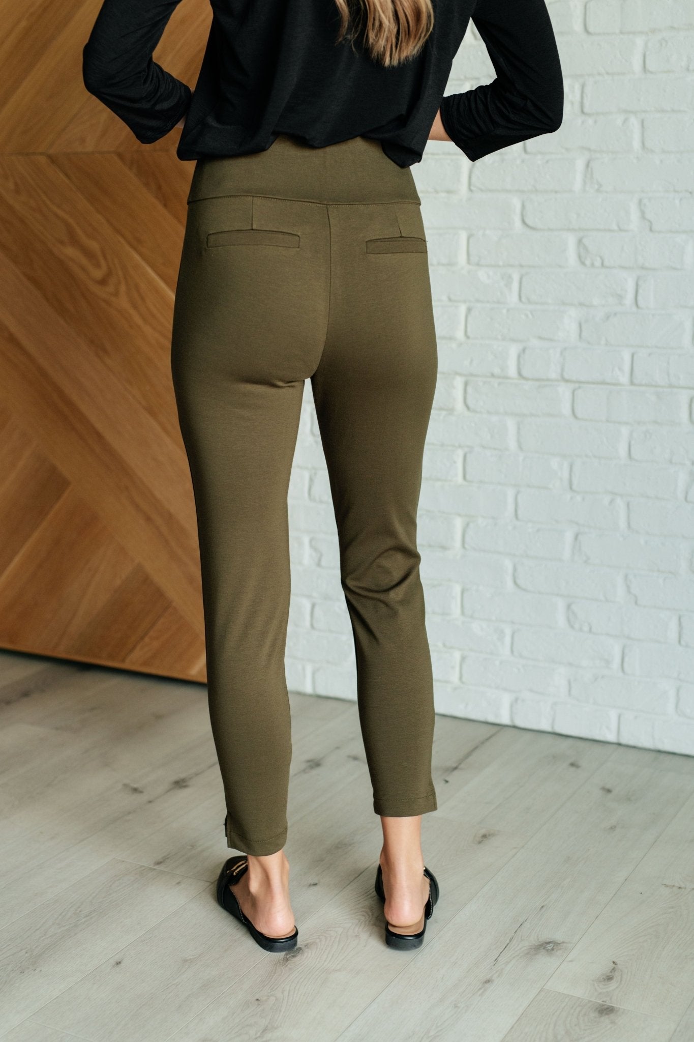 Magic Ankle Crop Skinny Pants in Olive - Loving God