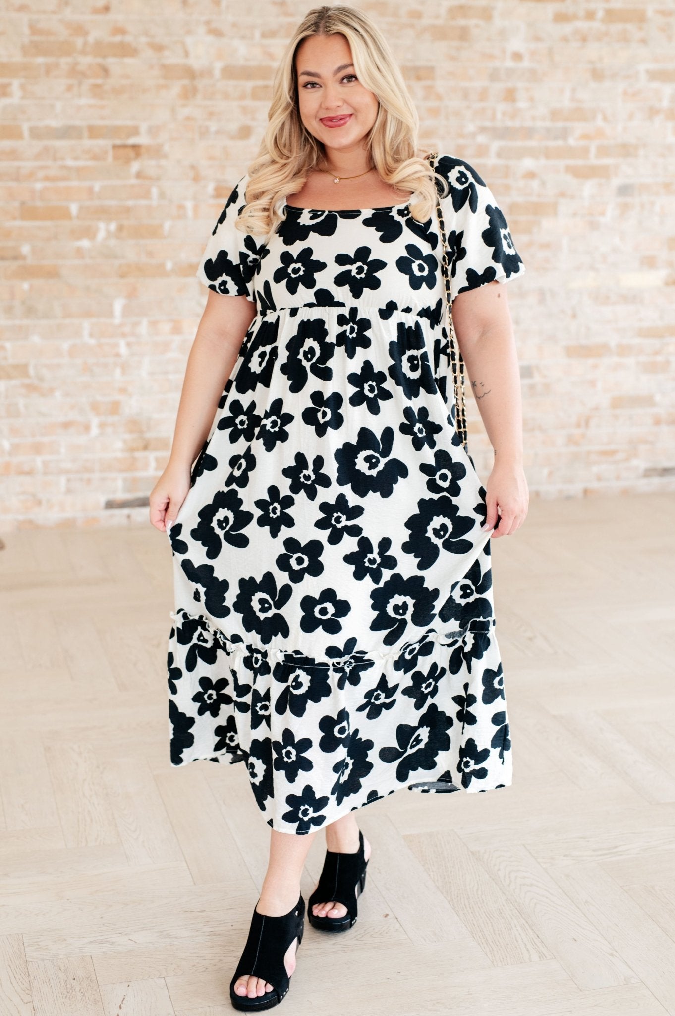 The Hot Topic Square Neck Floral Dress - Loving God