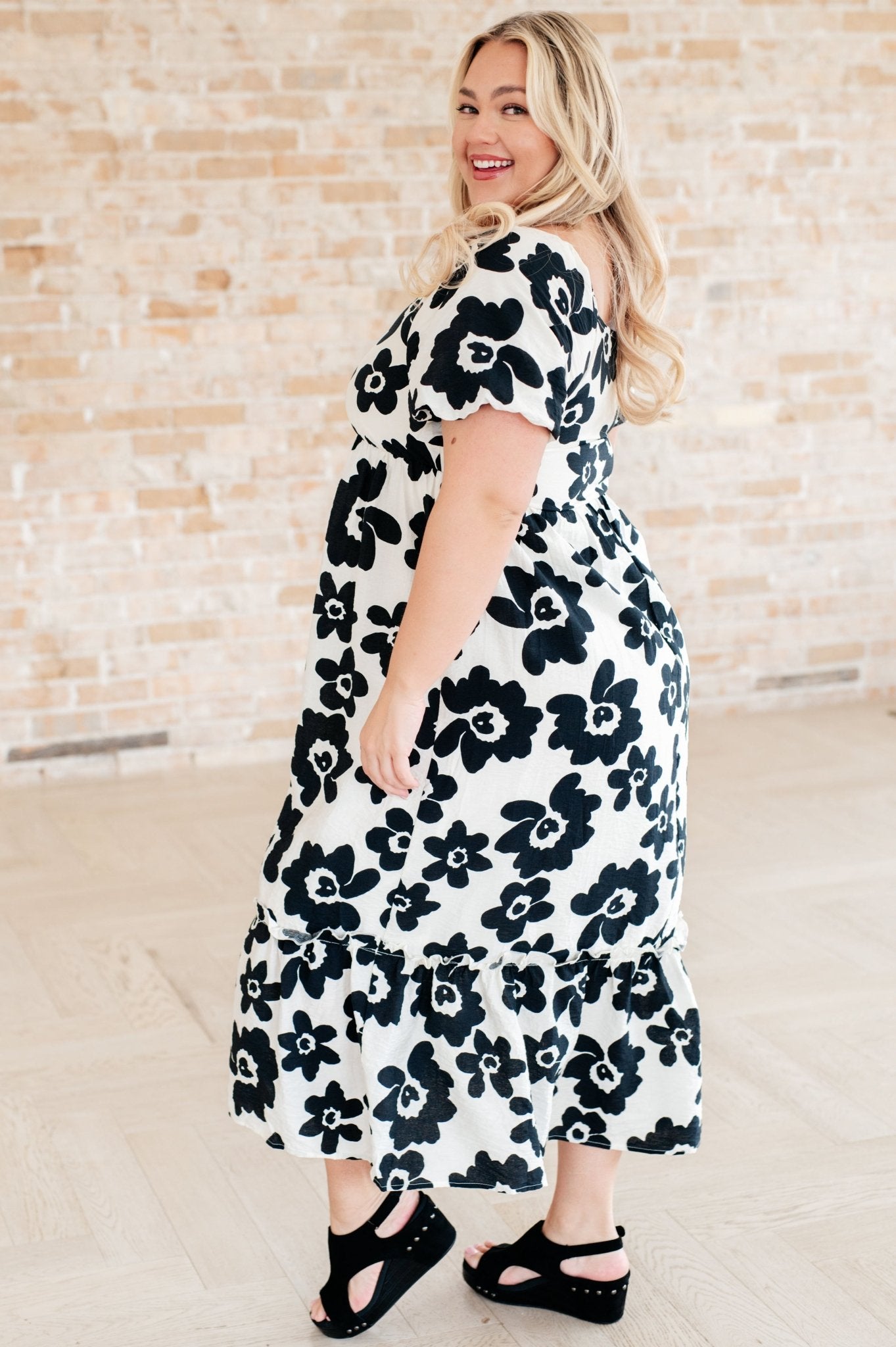 The Hot Topic Square Neck Floral Dress - Loving God