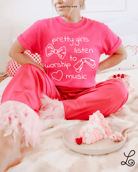 Loving God Pretty Girls Listen to Worship Music Tshirt Comfort Colors Christian Girls Womenswear Faith Love Hope Oversized Trendy - Loving God