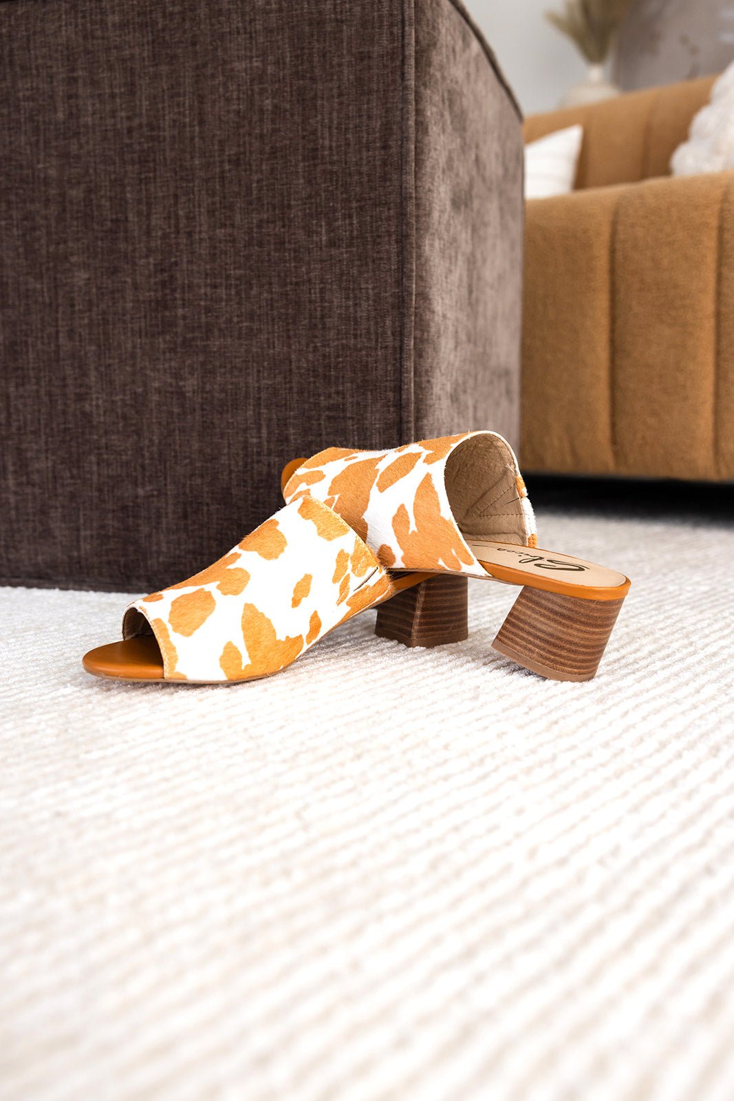 Richwood Peeptoe Tan and White Cowhide Slide - Loving God